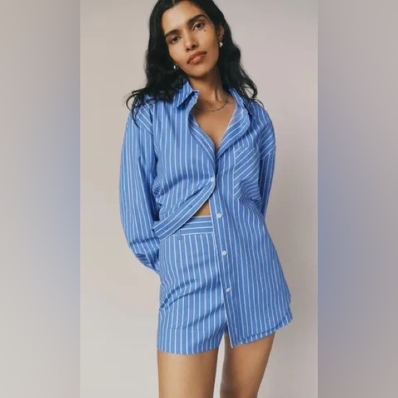 New! Reformation Blue Pin Striped Willow Shorts in Tribune Stripe Size 2 - Picture 1 of 6